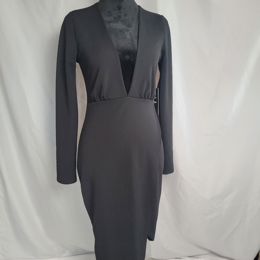 NWT Lulu's  Black Plunge Long Sleeve Coctail Sexy Feminine Dress Size S